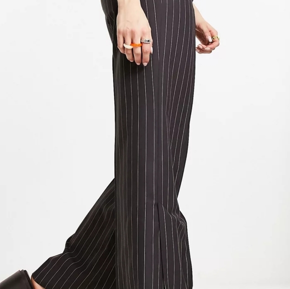 Weekday Kylie flared pants - Picture 4 of 6